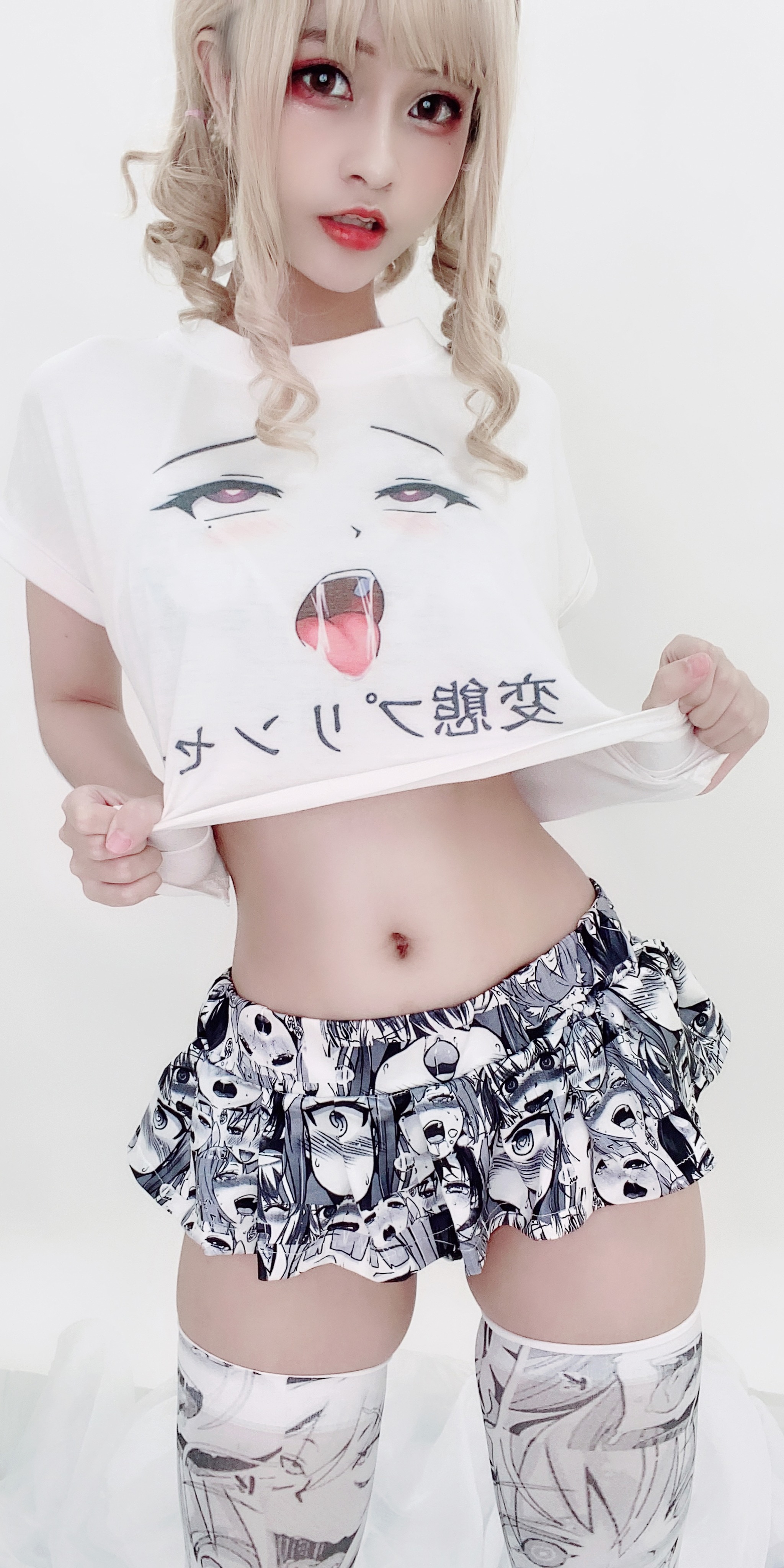 图片[1]-Azami – NO.010 阿黑颜衣服 [17P]-XikXak